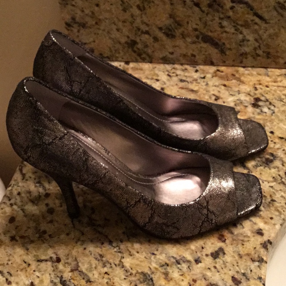 BCBGeneration heels. Black/silver